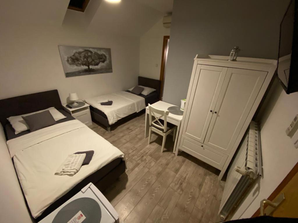 Guest House Lucija Buzin 外观 照片