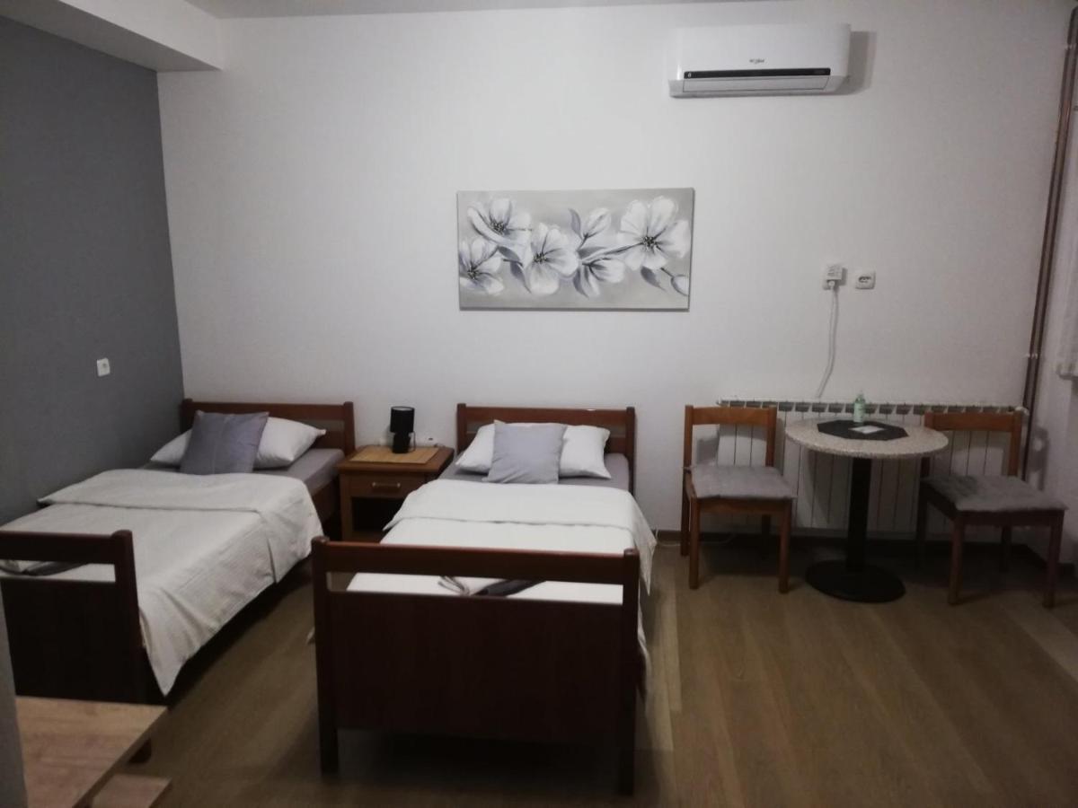 Guest House Lucija Buzin 外观 照片