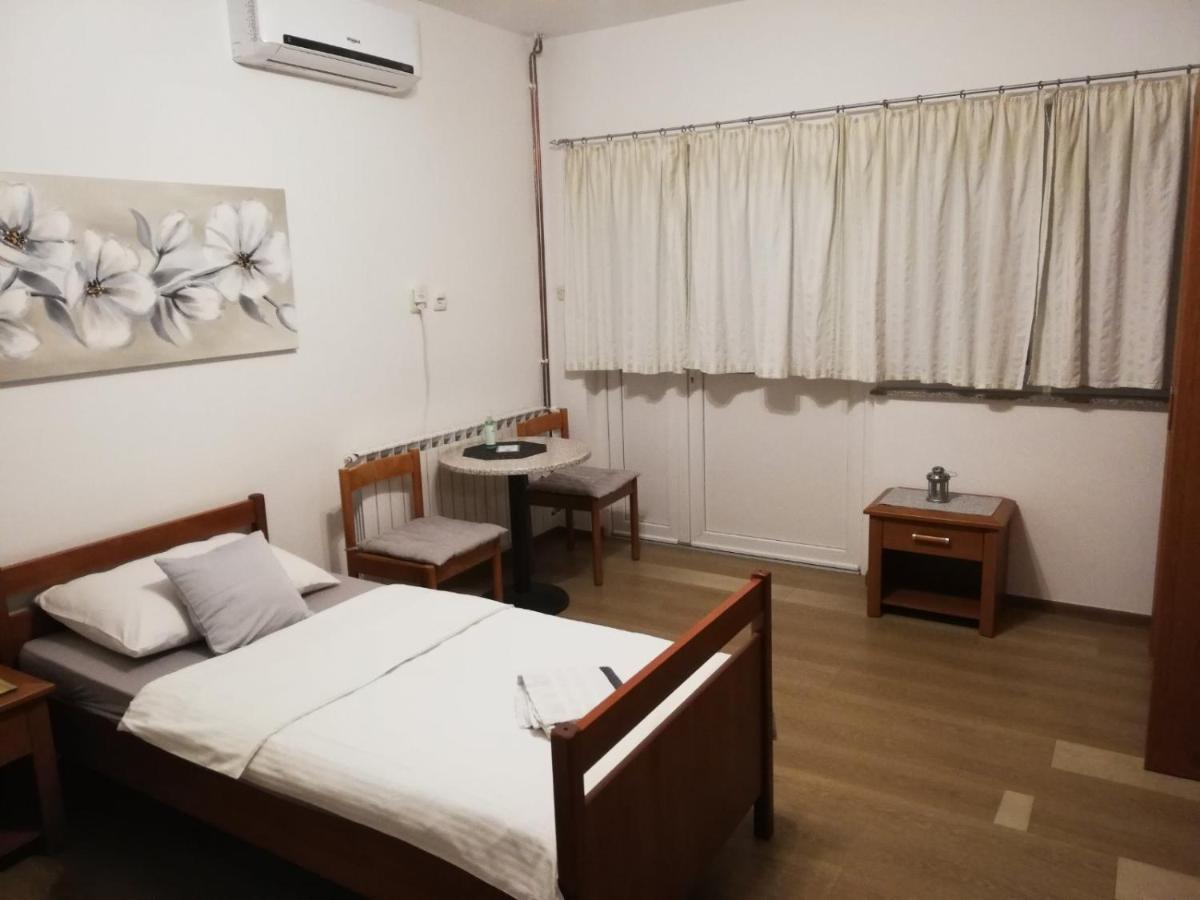 Guest House Lucija Buzin 外观 照片