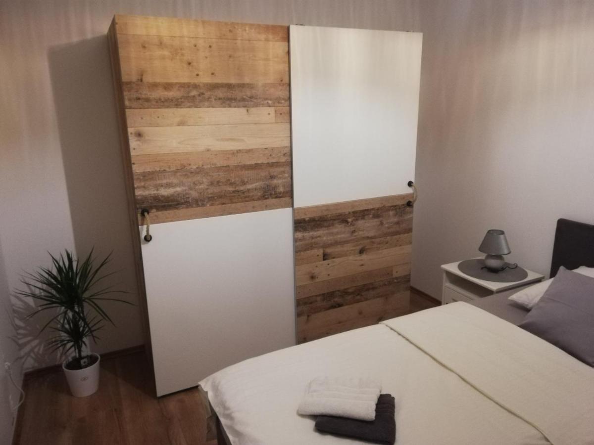 Guest House Lucija Buzin 外观 照片