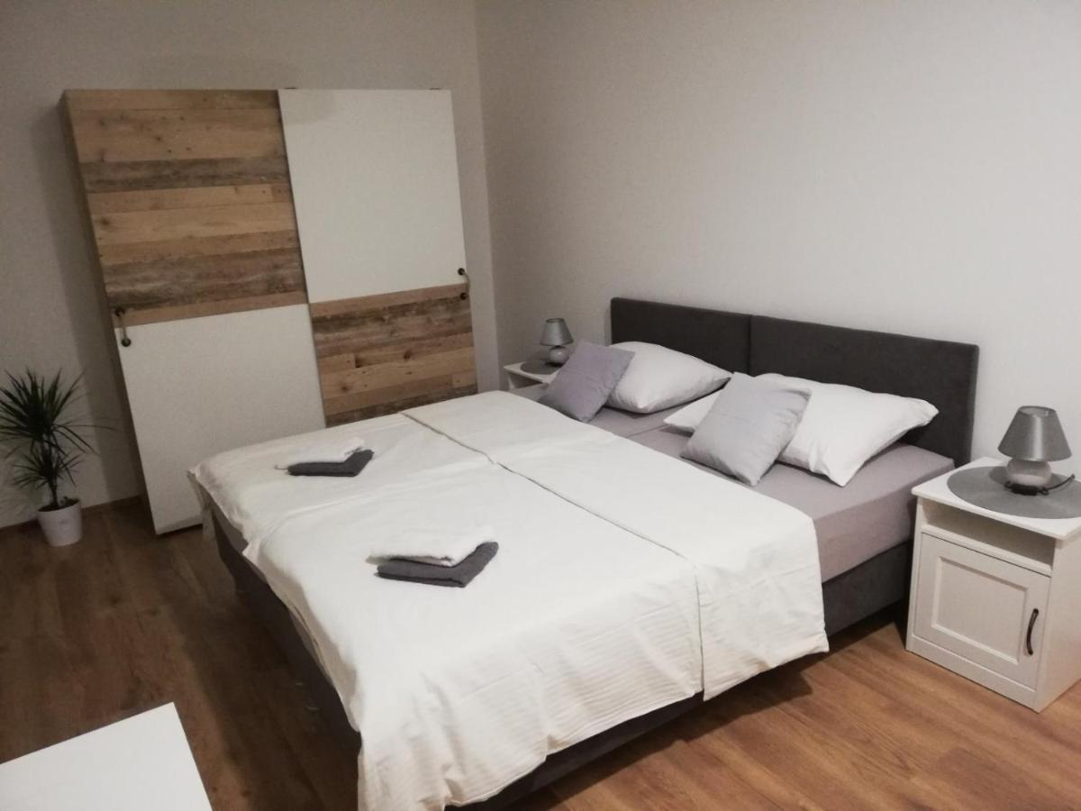 Guest House Lucija Buzin 外观 照片